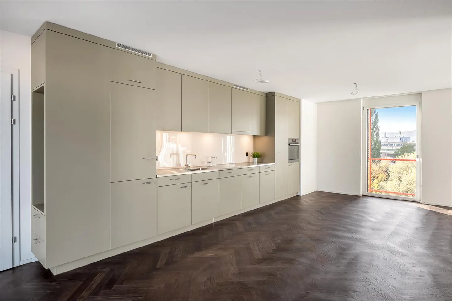 Casa moderna al piano terra in una posizione centrale! - Foto 3 di 7