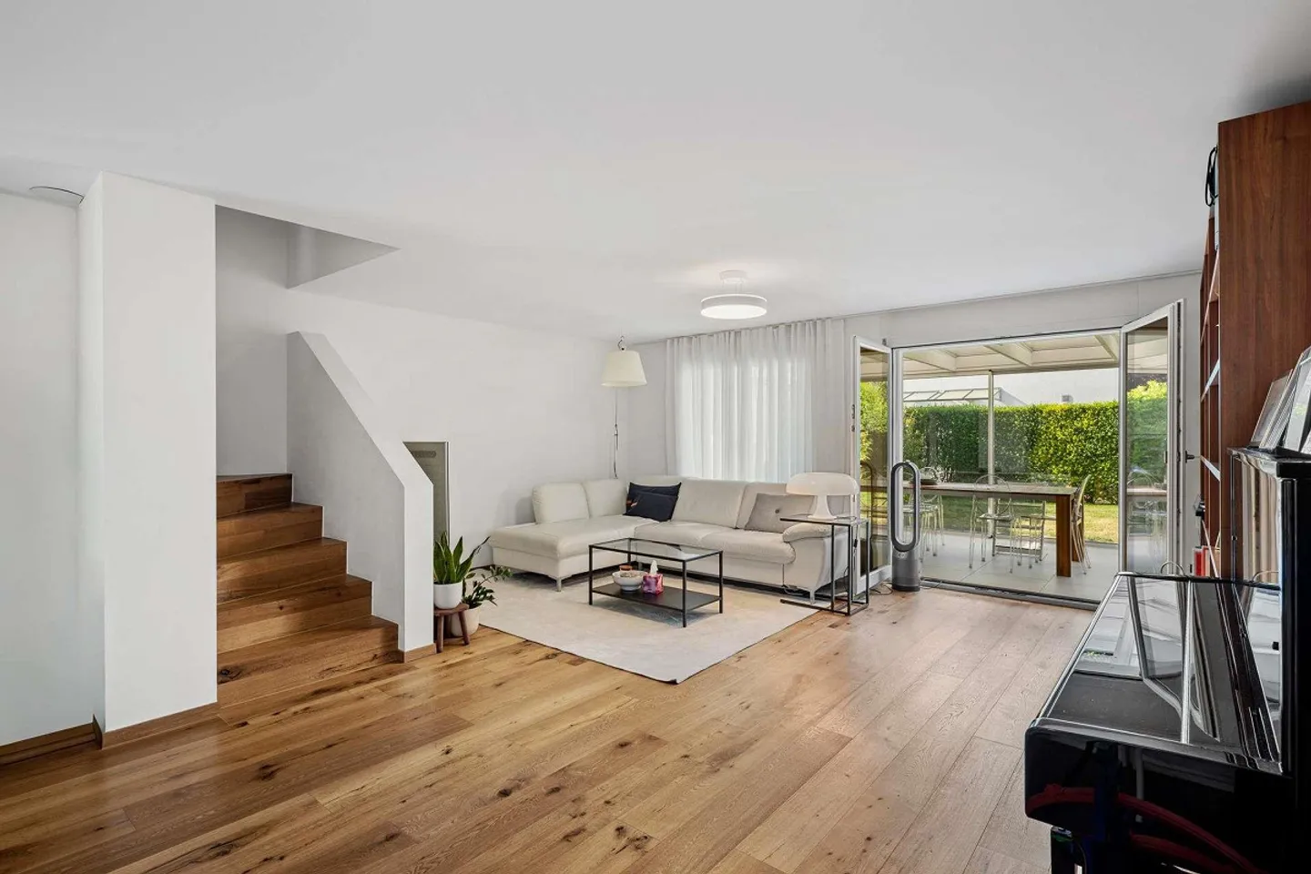 Maison familiale jumelée de 5,5 pièces ensoleillée avec véranda - Photo 2 sur 8