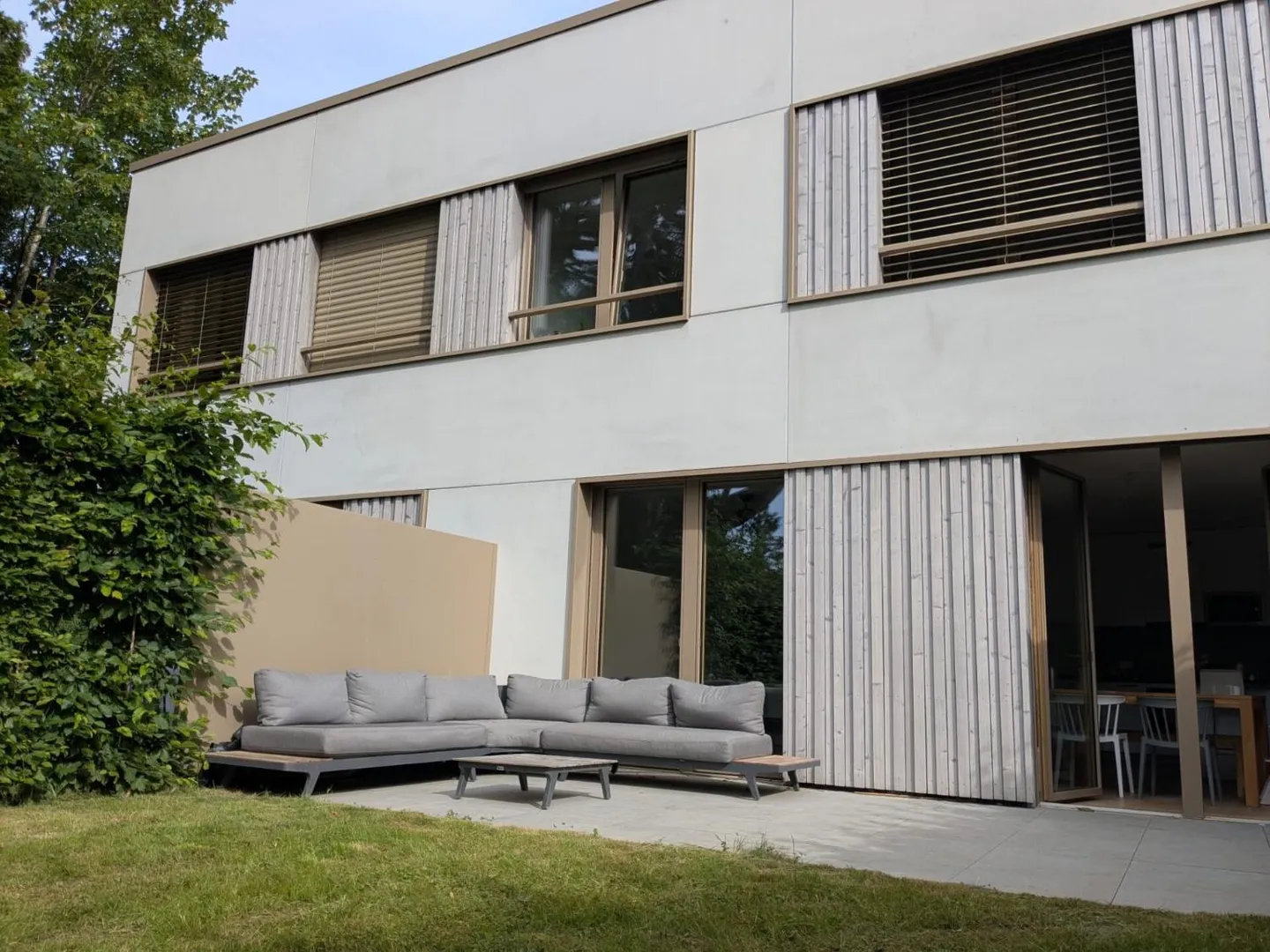 Lausanne: Superb family semi-detached villa with garden - Photo 1 of 12