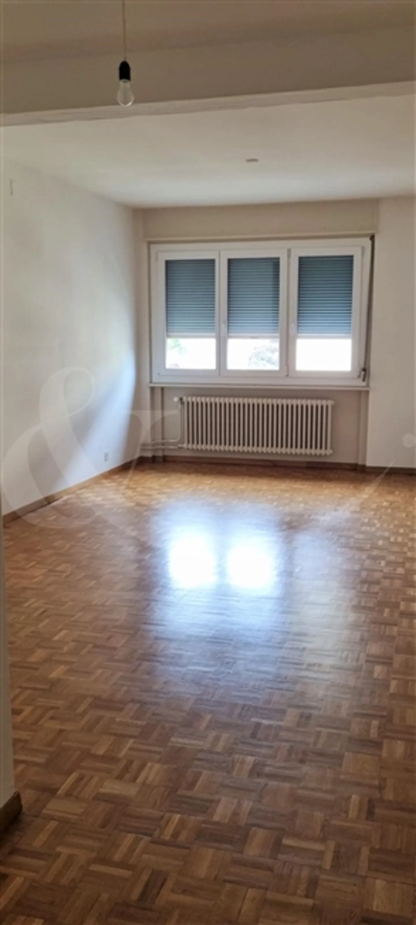 Charmant appartement 4 pièces - Photo 3 sur 8