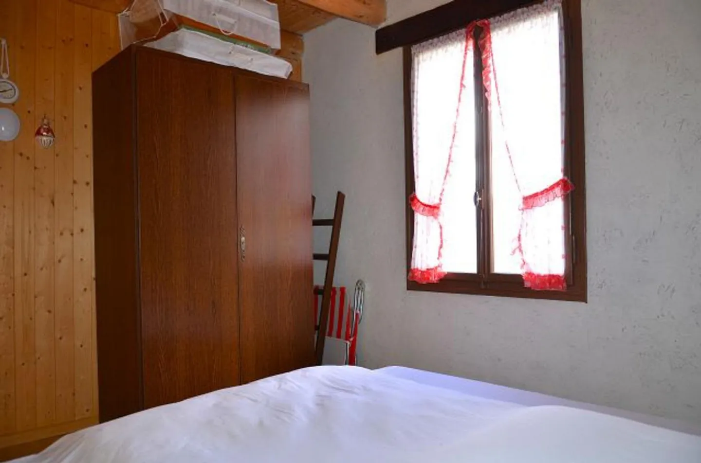 Rustico di 3 stanze in una posizione molto tranquilla e soleggiata con vista - Foto 8 di 32