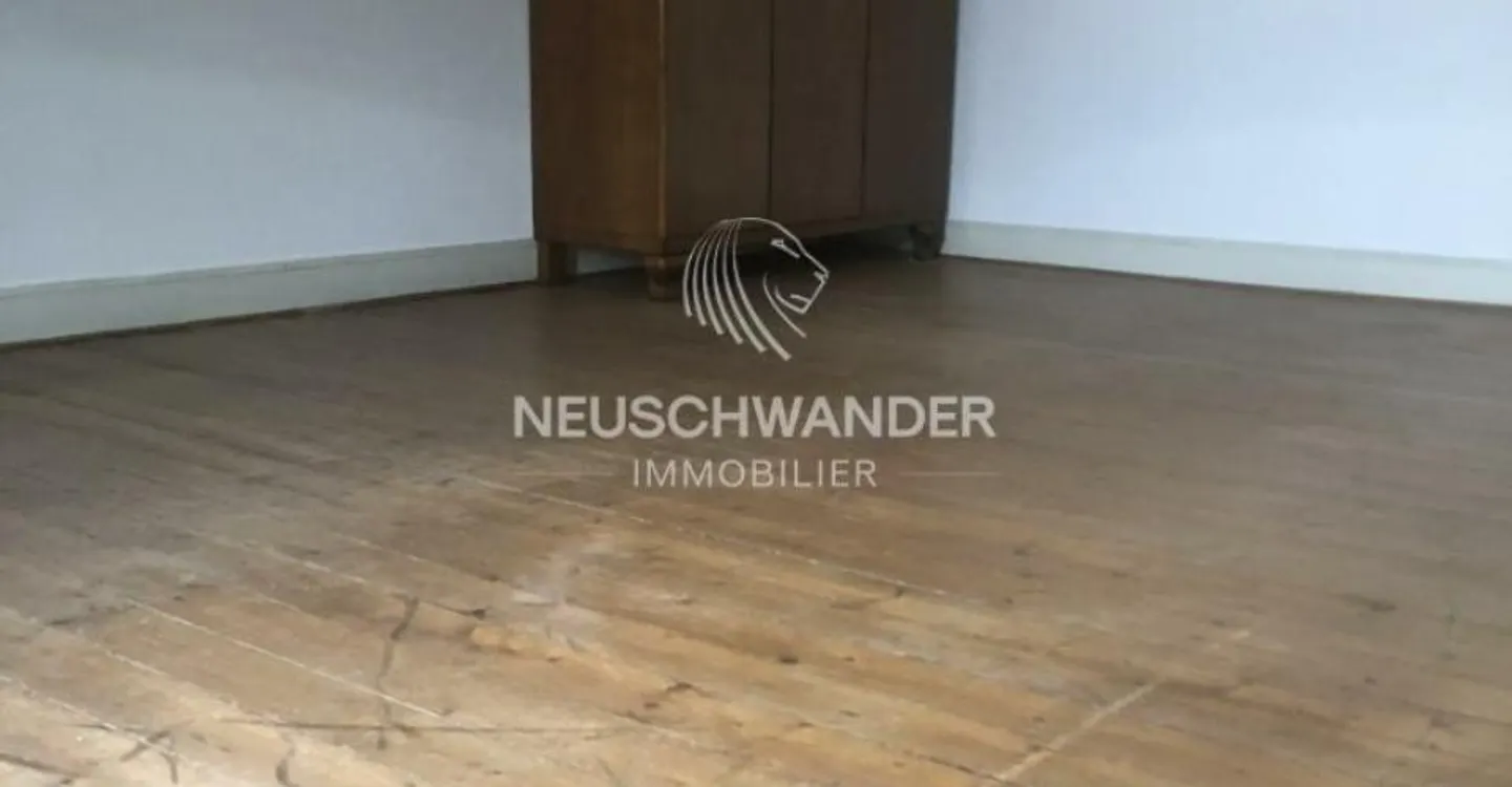 Large storage space close to all amenities in Delémont - Photo 3 of 5