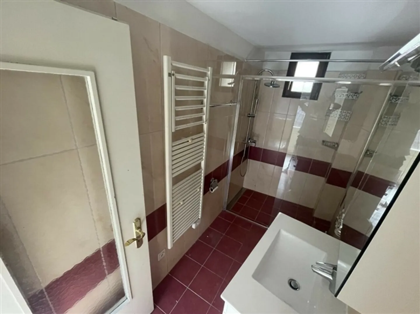 «3,5-Zimmer-Einfamilienhaus auf 3 Etagen in Solduno zu verkaufen» - Foto 6 von 11