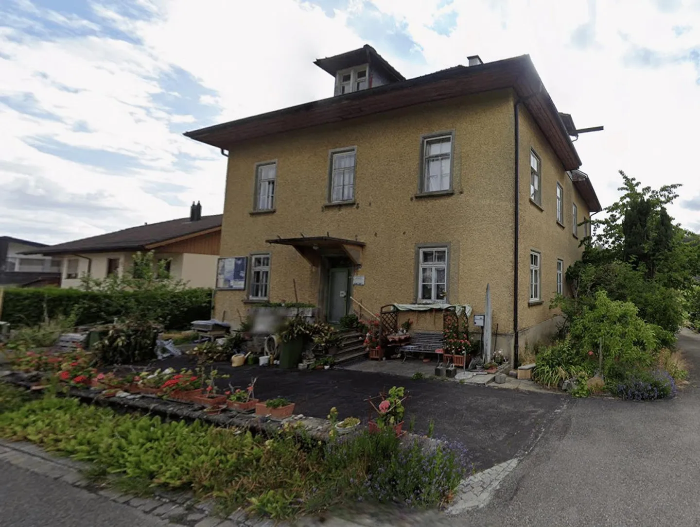 Charming Single-Family House from 1919 in Bottenwil - Photo 1 of 13