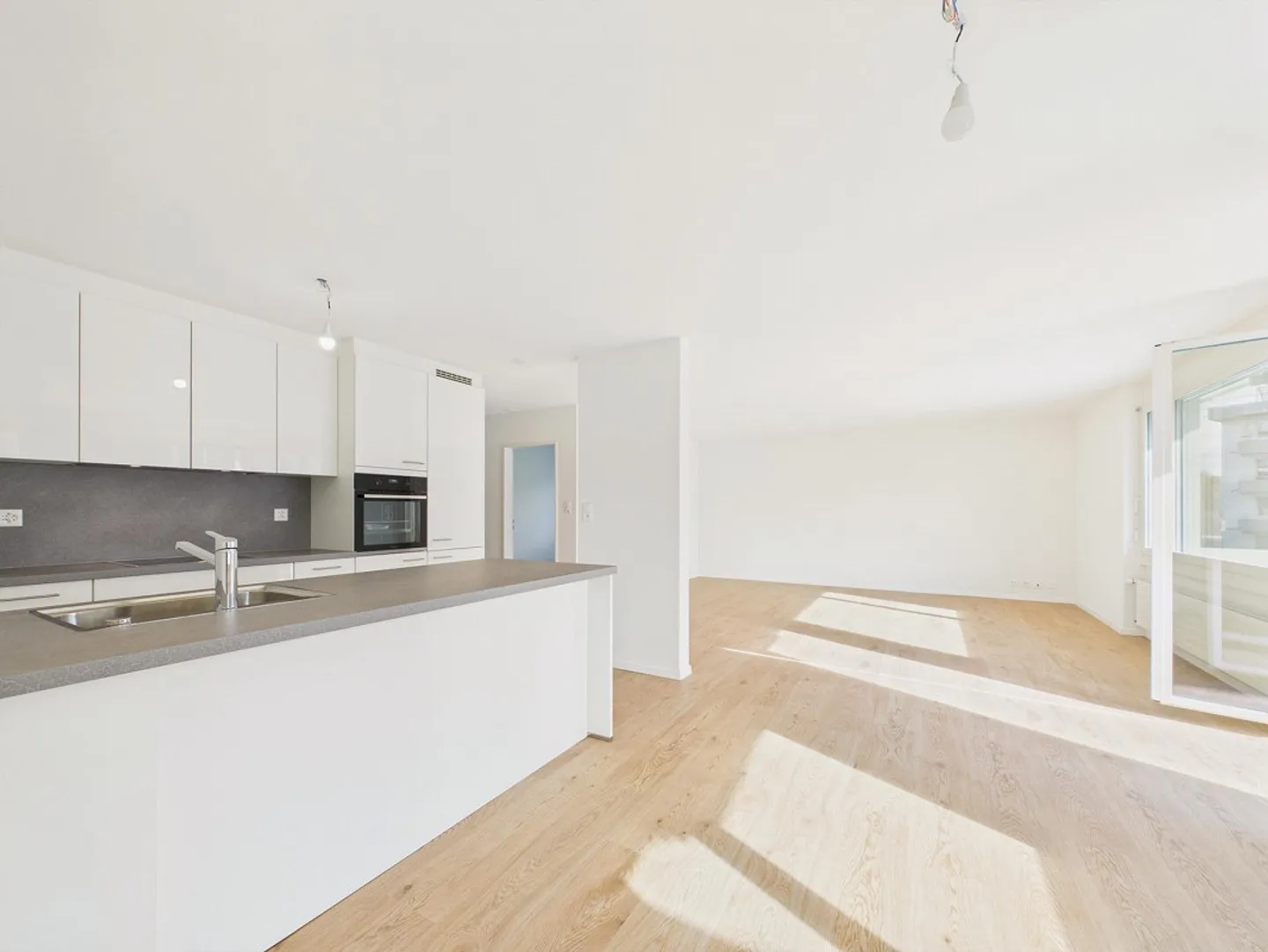 Renovated 4.5-room apartment in Rapperswil near the lake - Photo 2 of 14