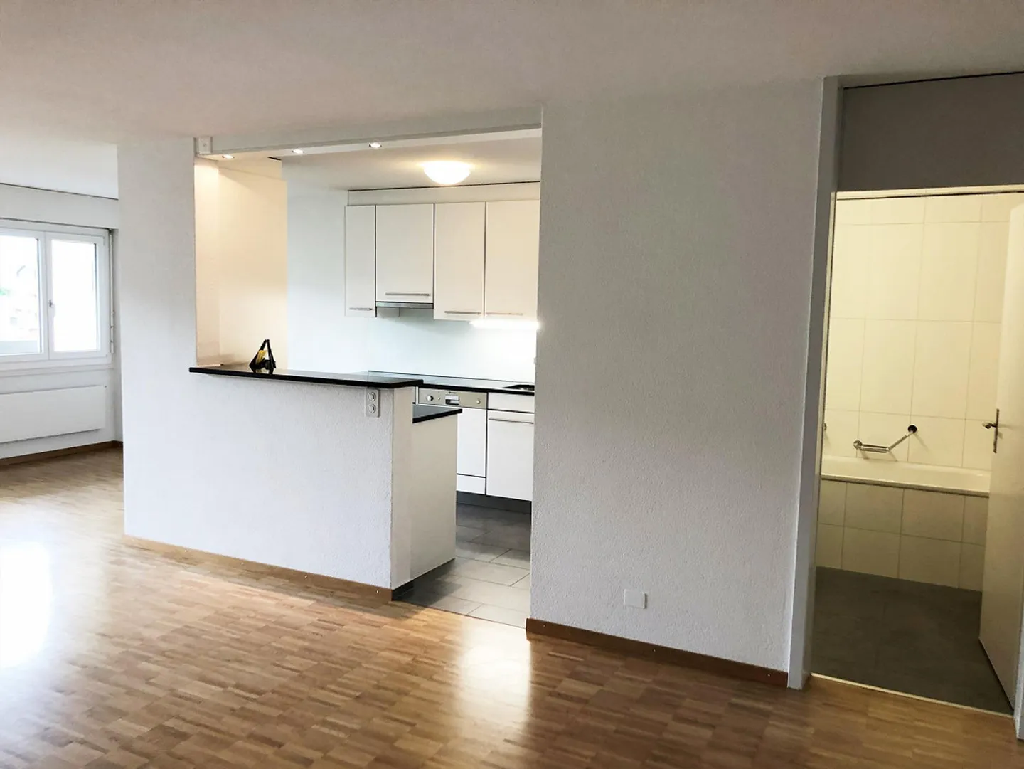 Ampio appartamento di 4,5 stanze a Rubigen - Foto 2 di 22