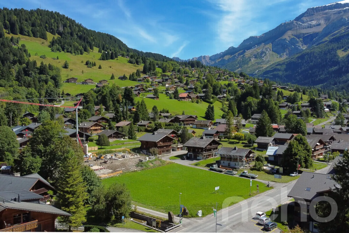 Exklusiv: Wunderschönes Baugrundstück am Eingang des Dorfes - Foto 1 von 11