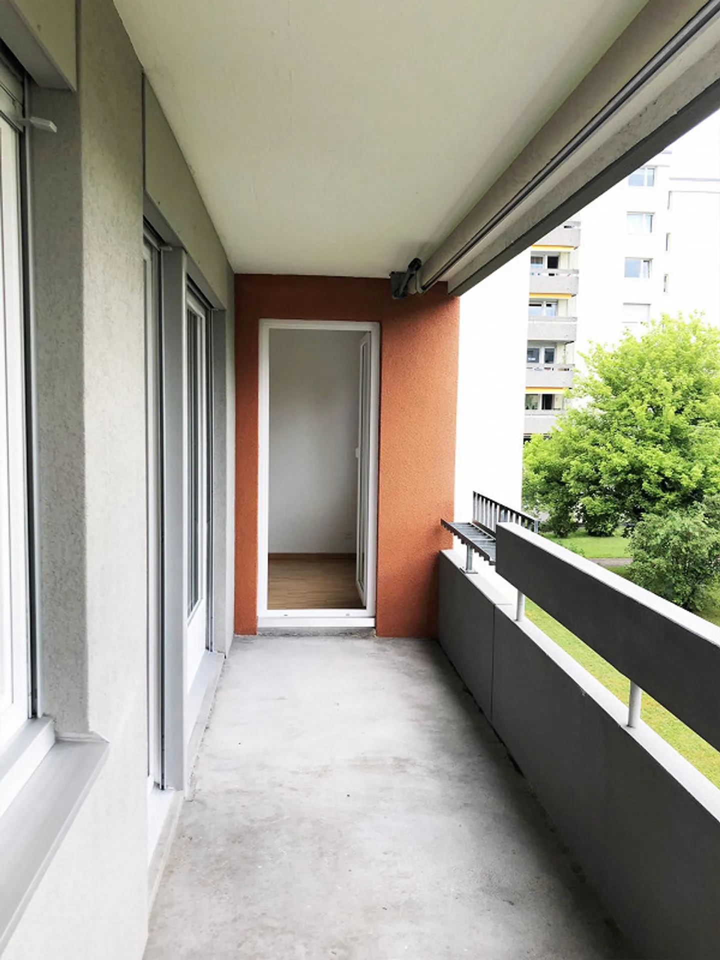 Ampio appartamento di 4,5 stanze a Rubigen - Foto 8 di 22
