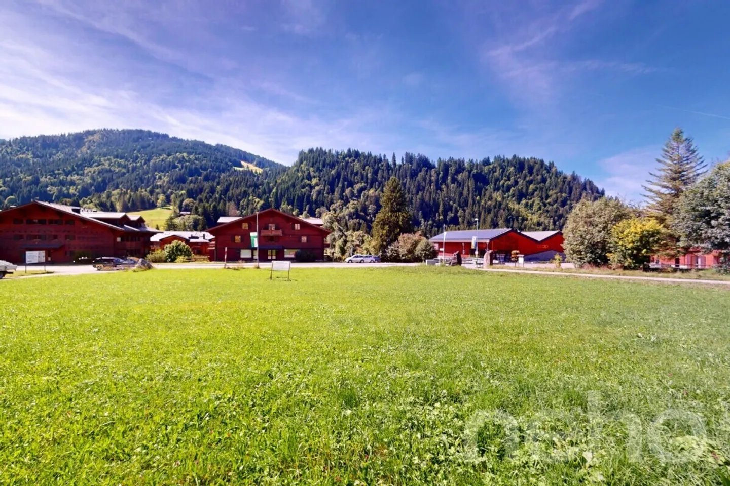 Exklusiv: Wunderschönes Baugrundstück am Eingang des Dorfes - Foto 8 von 11