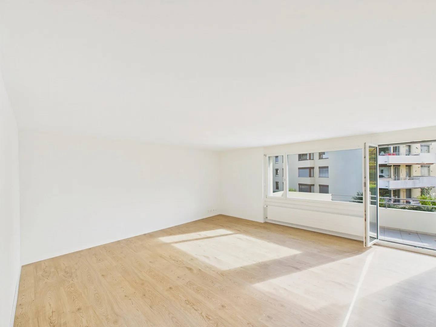 Renovated 4.5-room apartment in Rapperswil near the lake - Photo 4 of 14