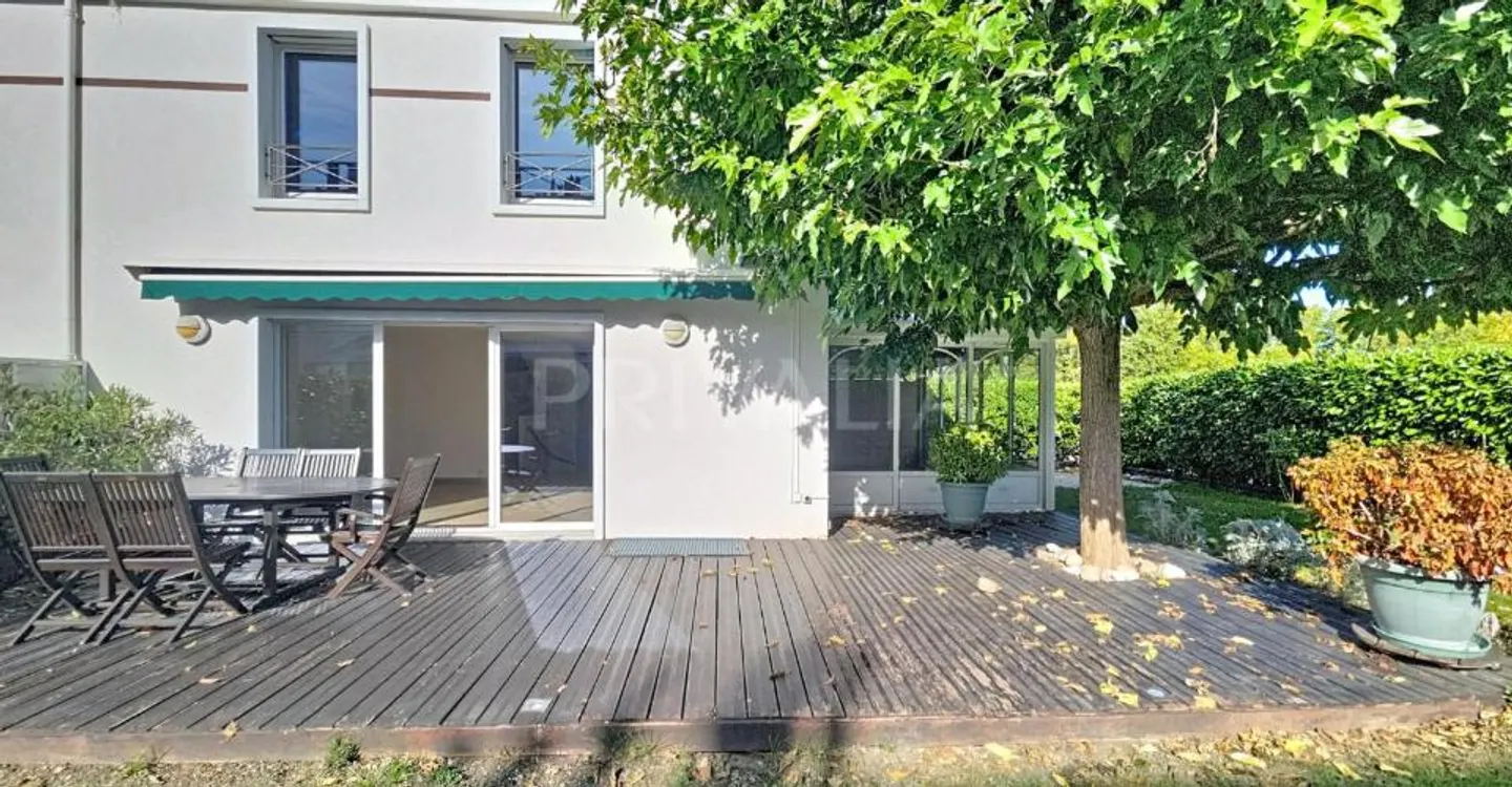 Charmante Familienvilla mit Garten - Foto 1 von 8