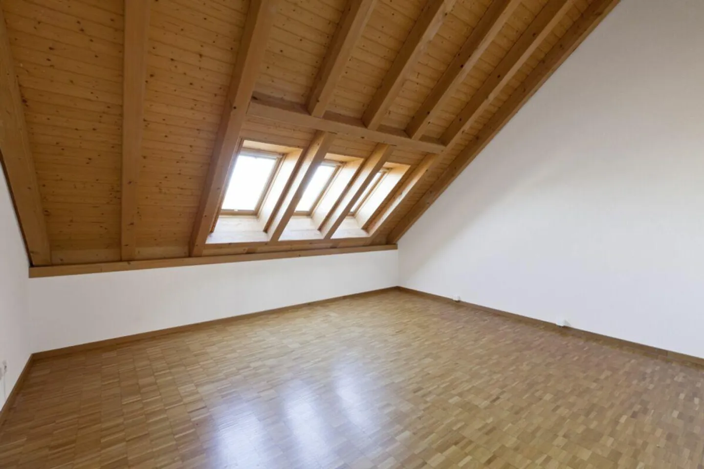 Attractive 3.5-room attic apartment in Bassersdorf - Photo 6 of 10