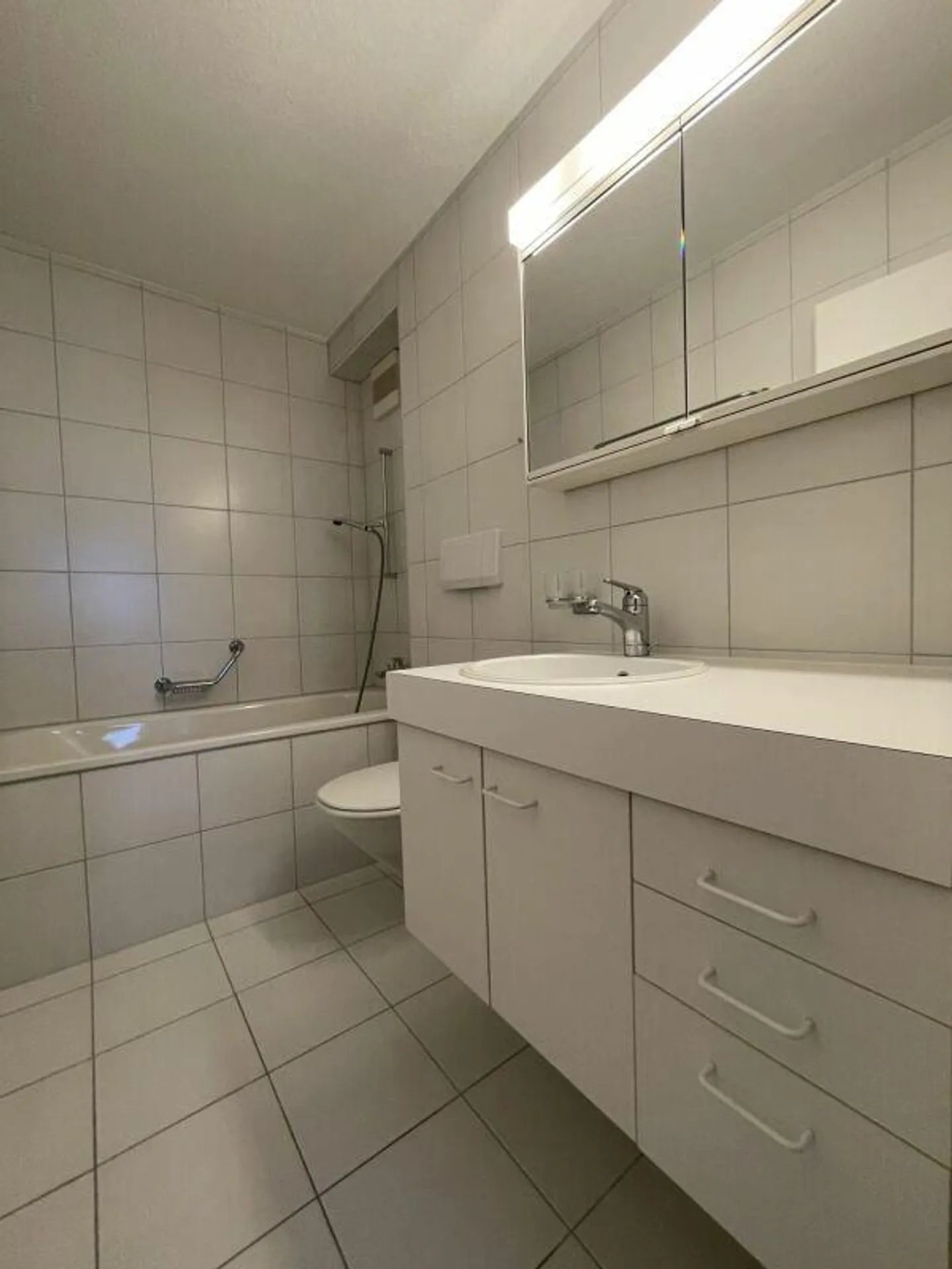 Attractive 3.5-room attic apartment in Bassersdorf - Photo 8 of 10