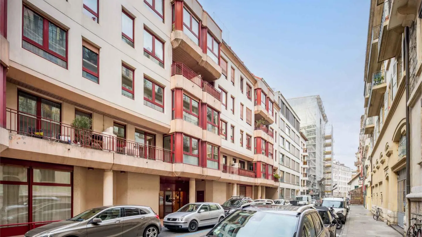 Duplex Charmant aux Eaux-Vives - Photo 2 sur 9