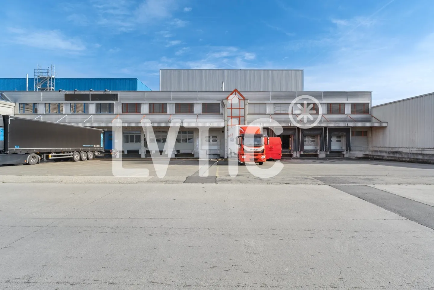 4000 m2 teilbare Lagerfläche zur Miete in Meyrin - Satigny - Foto 1 von 9