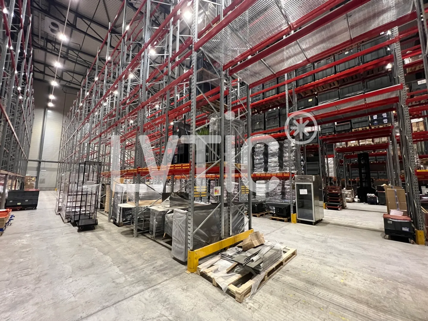 4000 m2 teilbare Lagerfläche zur Miete in Meyrin - Satigny - Foto 3 von 9