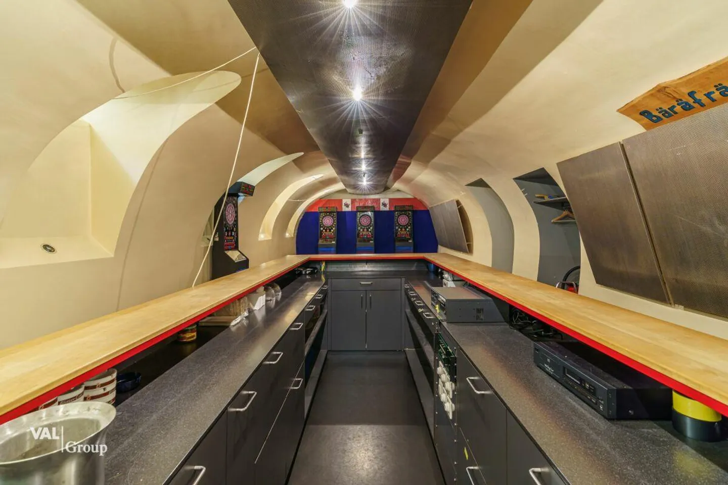 Charmantes Bar-Räumlichkeiten an bestens frequentierter Lage - Photo 3 sur 12