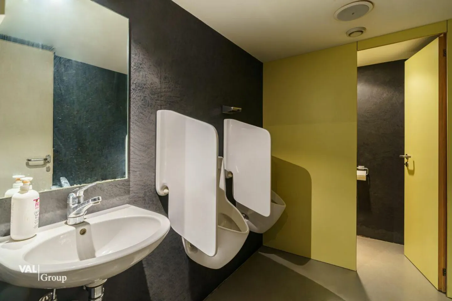 Charmantes Bar-Räumlichkeiten an bestens frequentierter Lage - Photo 4 sur 12