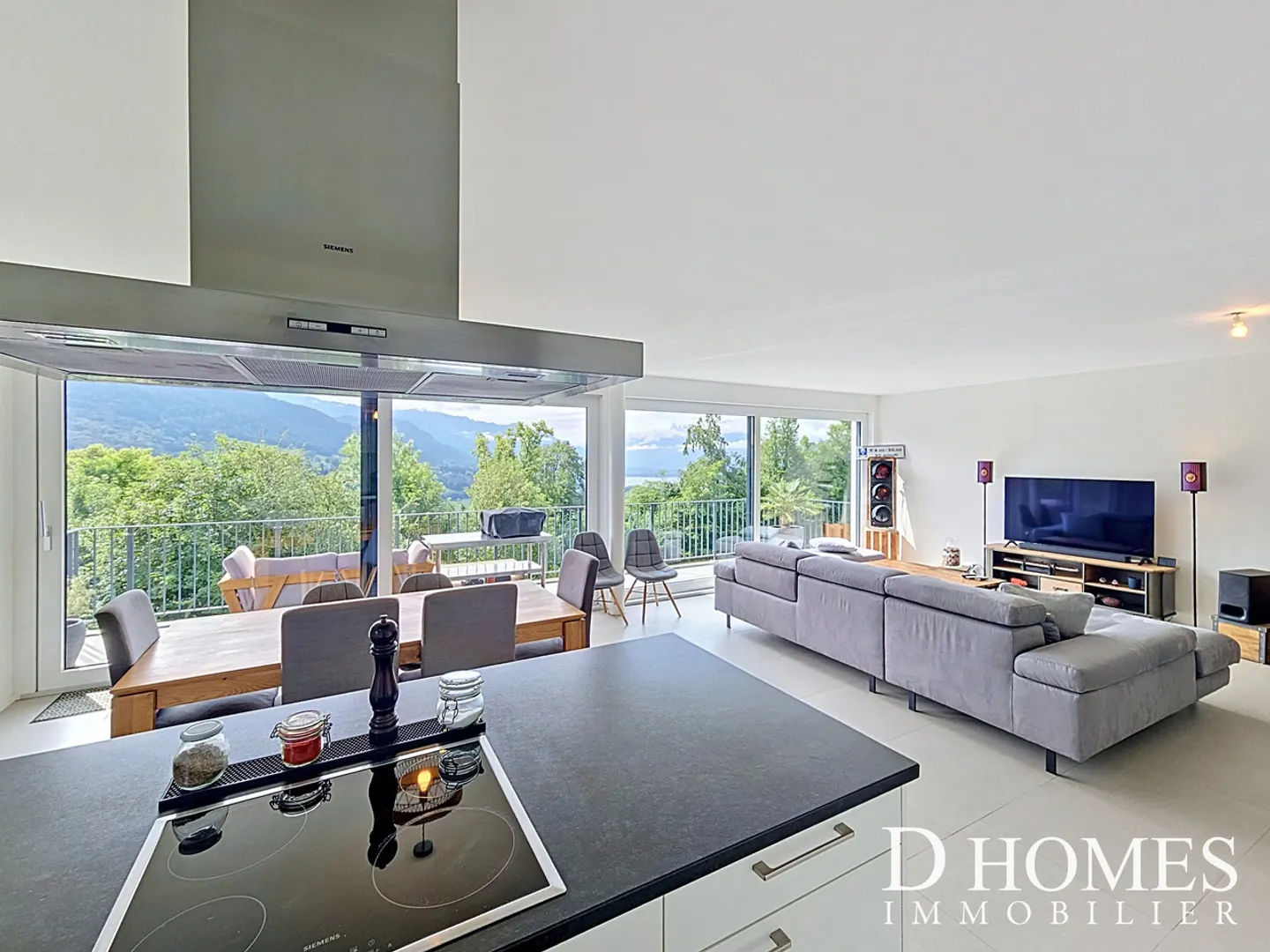Stunning Apartment with Lake View - Photo 3 of 9