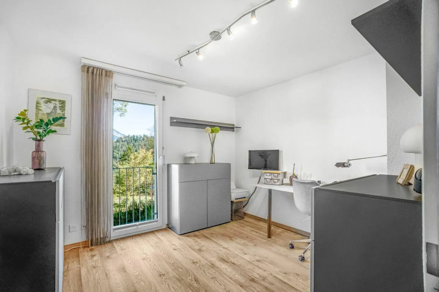 Bonaduz: Bright 4.5-room apartment with large balcony, elevator and private hobby room - Photo 7 of 13