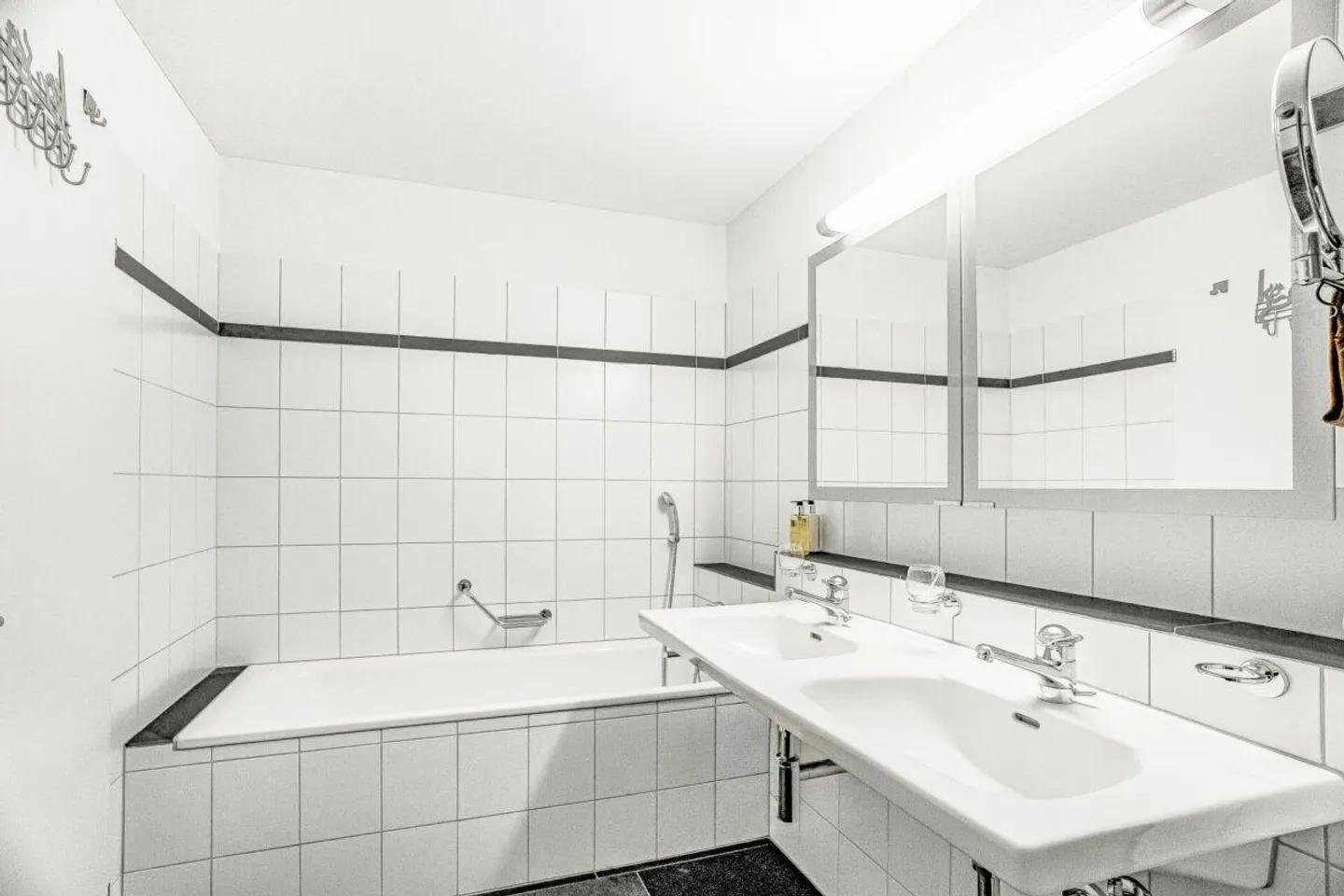 Bonaduz: Bright 4.5-room apartment with large balcony, elevator and private hobby room - Photo 9 of 13