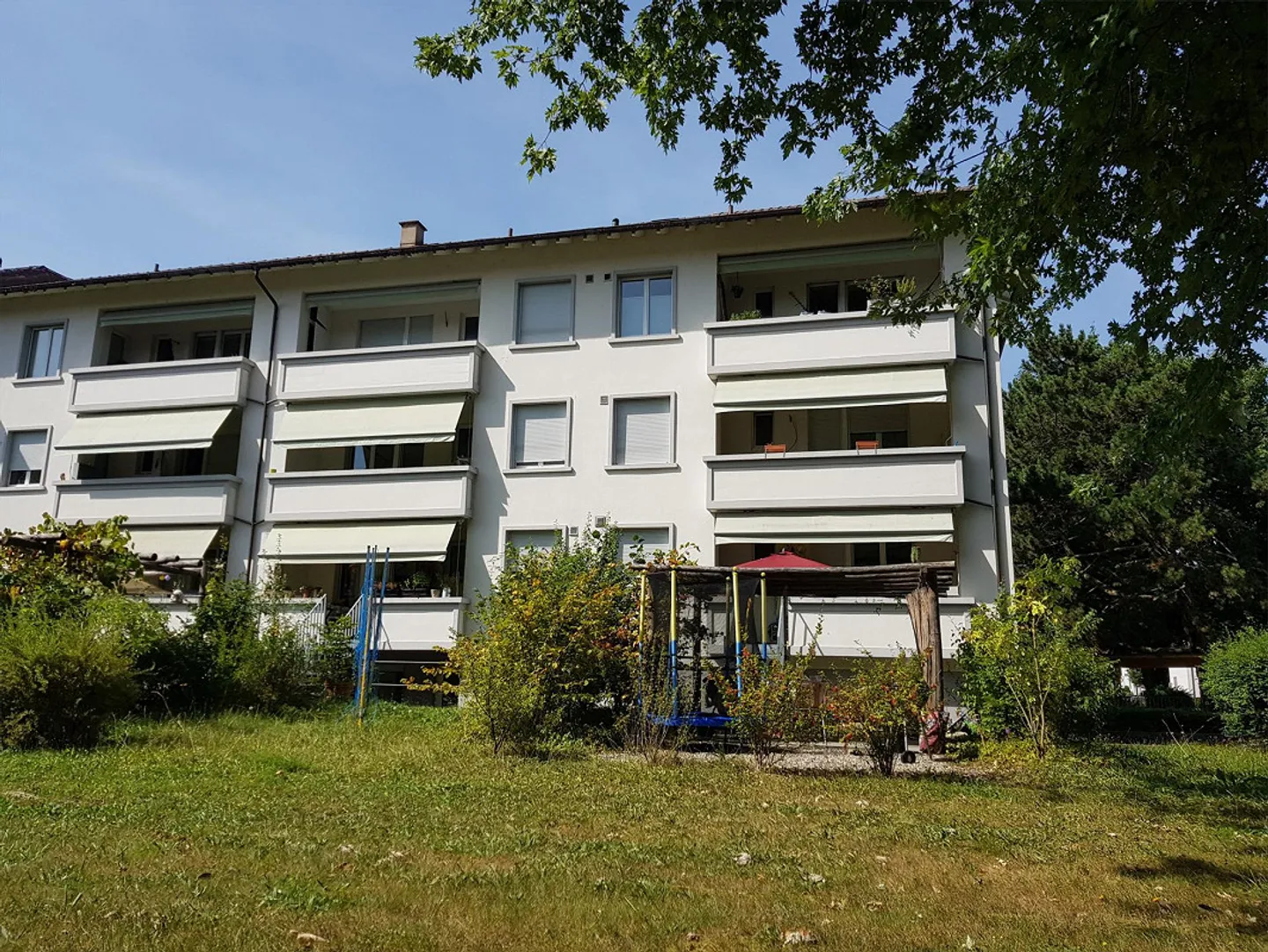 Beautiful, sunny 4-room apartment near the village center - Photo 1 of 13