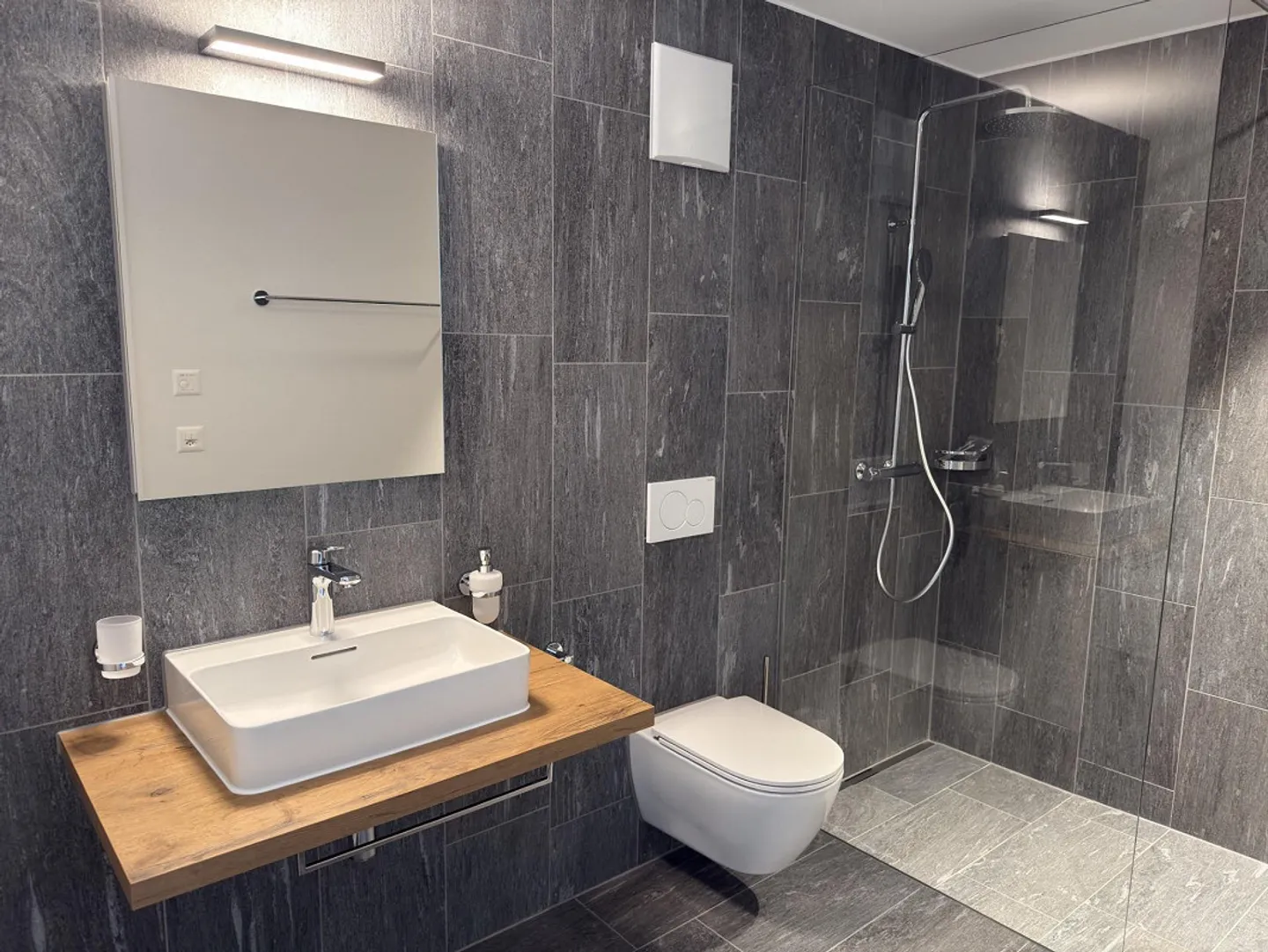 Appartement moderne de 4,5 pièces dans un quartier résidentiel calme - Photo 7 sur 7