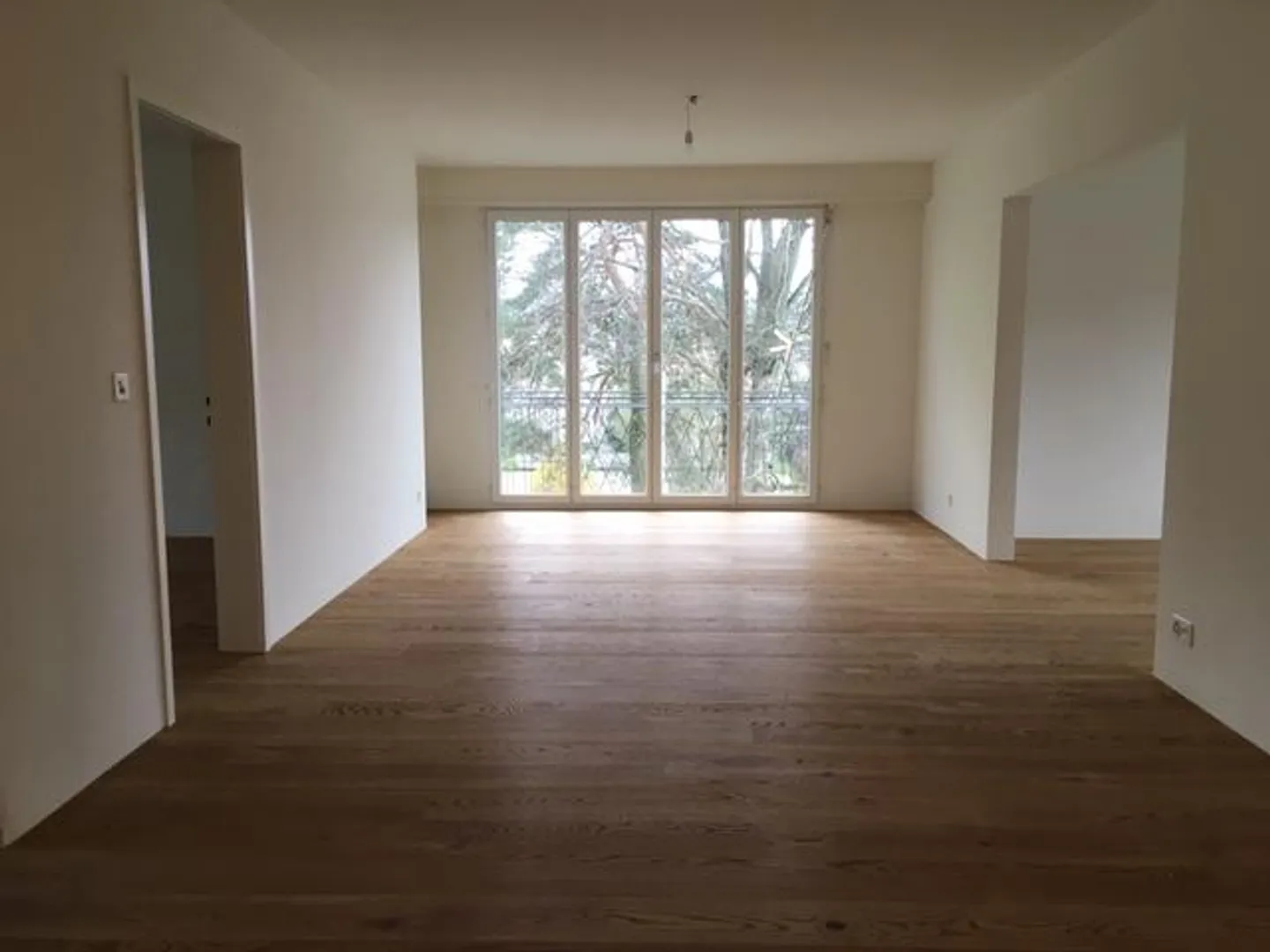 Beautiful, sunny 4-room apartment near the village center - Photo 3 of 13