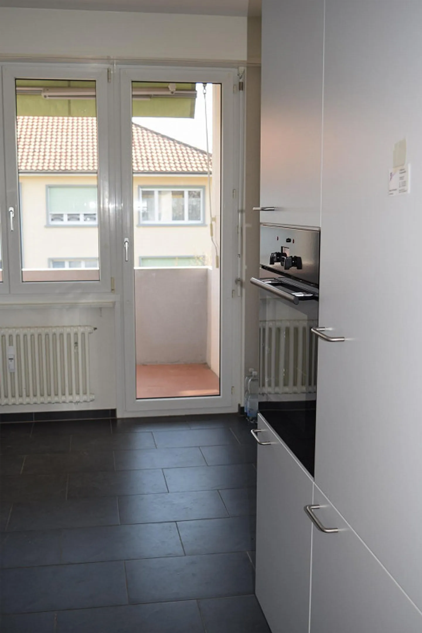 Beautiful, sunny 4-room apartment near the village center - Photo 8 of 13