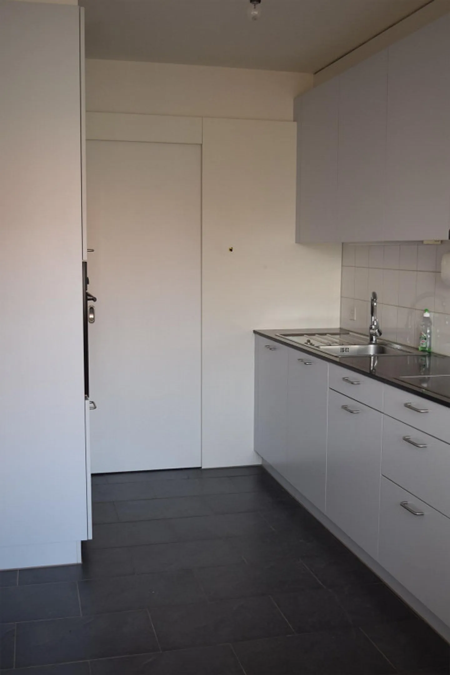 Beautiful, sunny 4-room apartment near the village center - Photo 9 of 13
