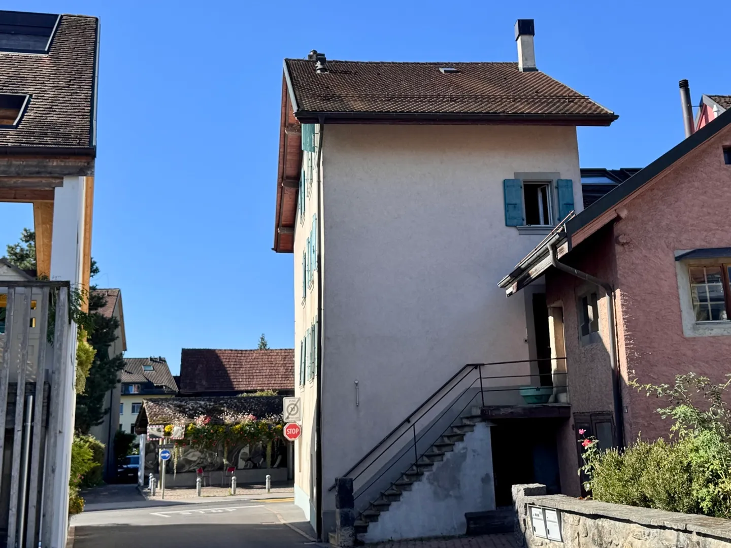 Immeuble d'habitation avec un local commercial au coeur de Bussigny - Photo 3 sur 7