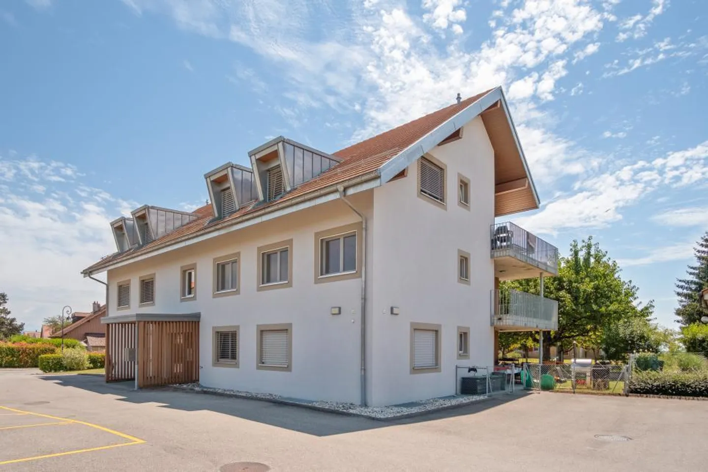 ELEVATED APARTMENT! 10 MINUTES FROM ECHALLENS. - Photo 1 of 10