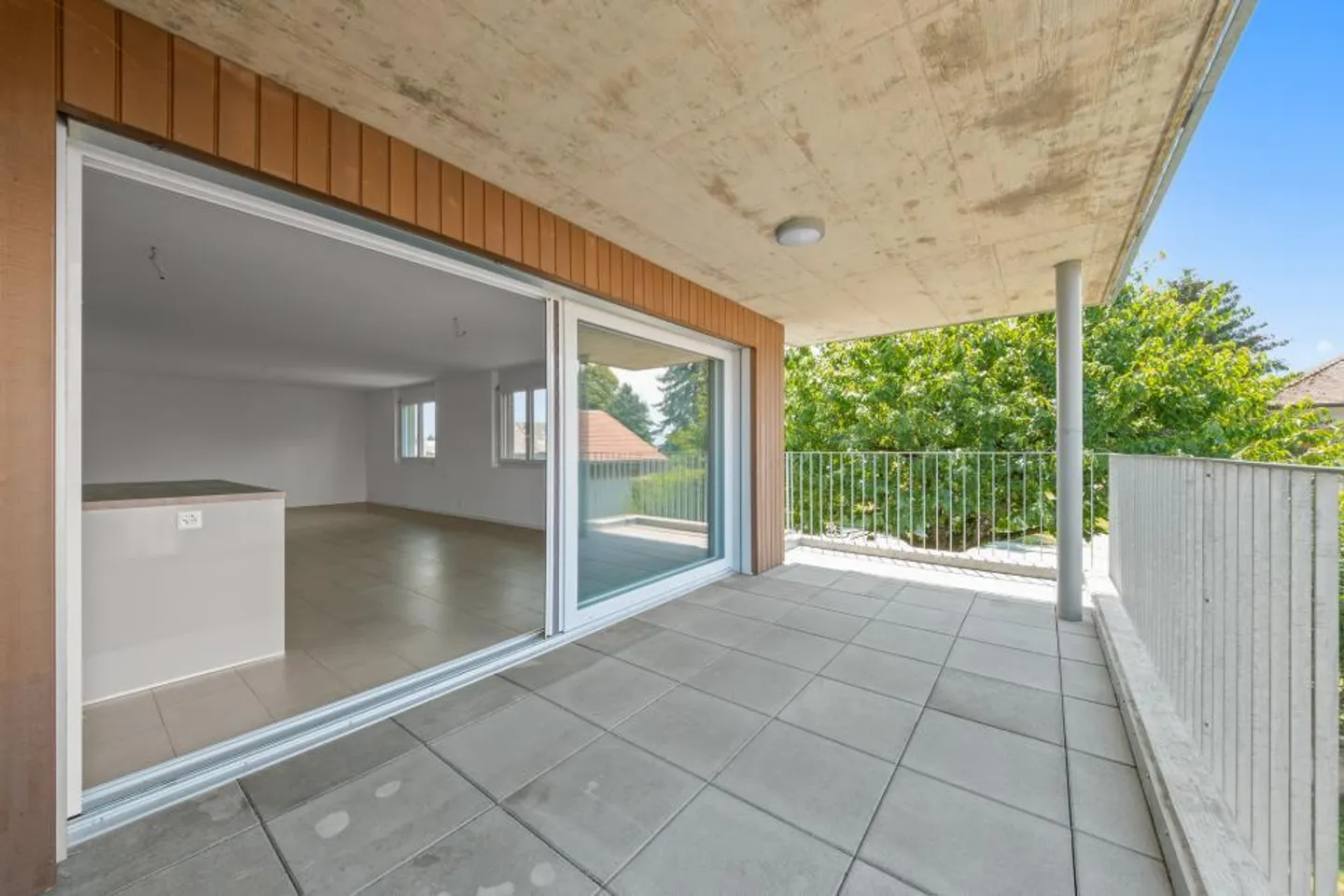 ELEVATED APARTMENT! 10 MINUTES FROM ECHALLENS. - Photo 2 of 10