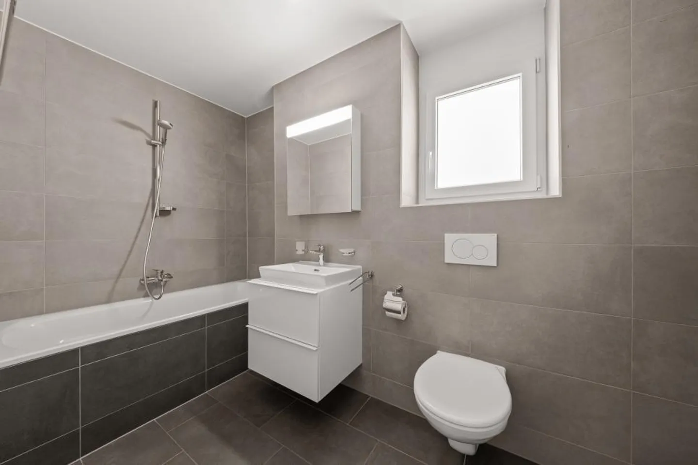 ELEVATED APARTMENT! 10 MINUTES FROM ECHALLENS. - Photo 7 of 10