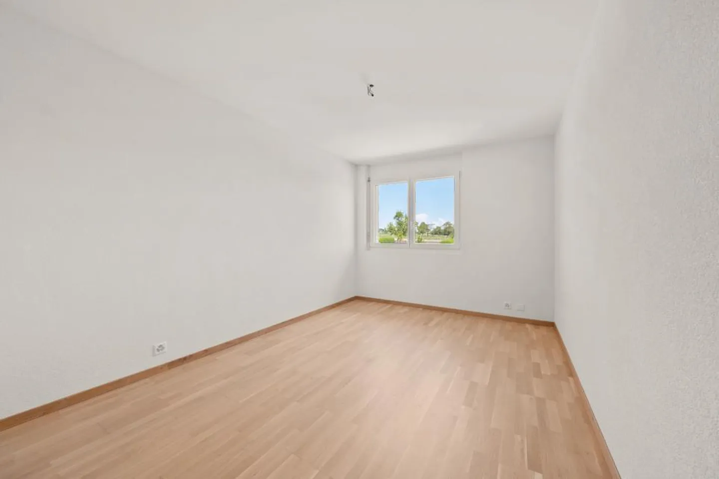 ELEVATED APARTMENT! 10 MINUTES FROM ECHALLENS. - Photo 10 of 10