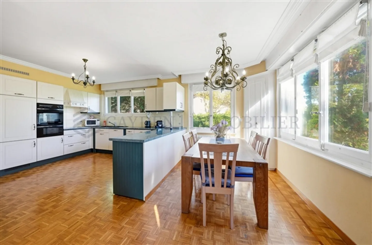 Ampia camera arredata di circa 30 m2 con bagno privato - Foto 2 di 6