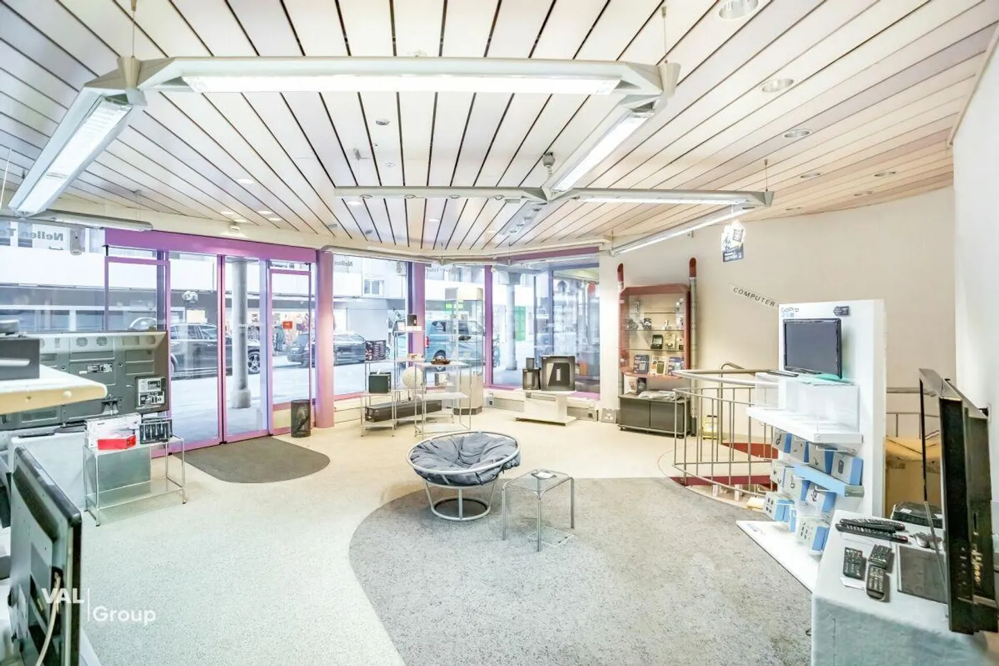 Espace commercial polyvalent à Visp - Photo 1 sur 12