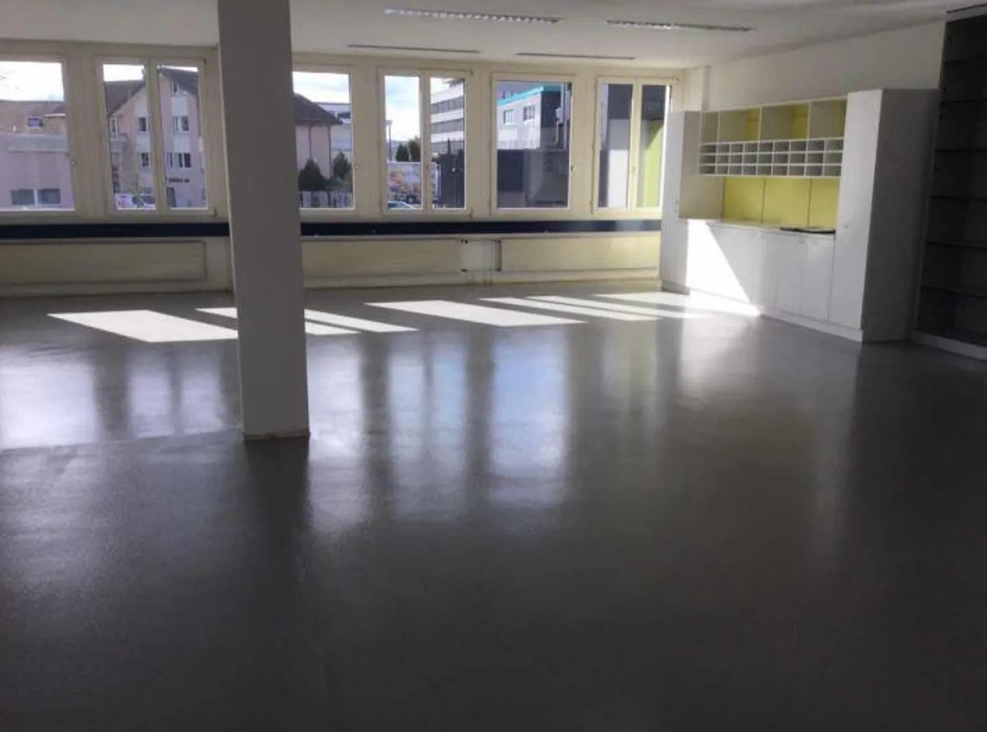 Spazio commerciale con accesso diretto, 156m2 - Foto 2 di 5