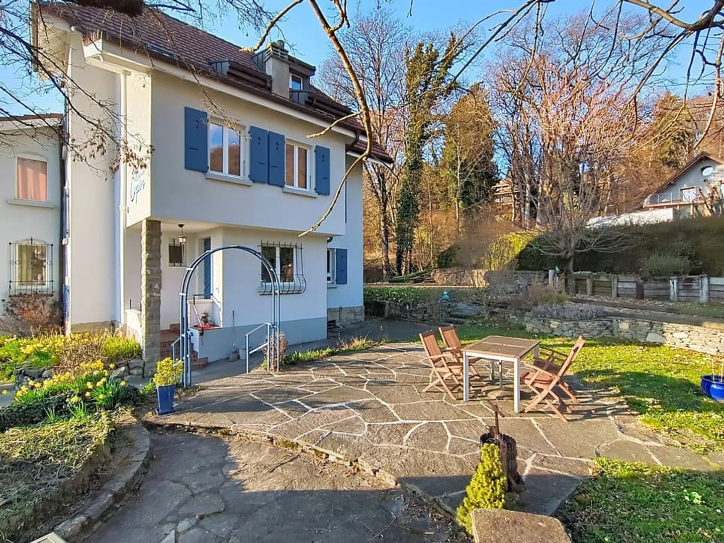 EXCLUSIF ! Villa de 12.5P rénovée avec vue sur le lac - Foto 3 di 13