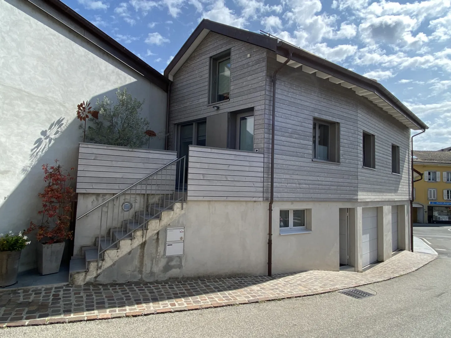 Duplex 3,5 pièces avec charme – emplacement exceptionnel à deux pas du lac - Photo 2 sur 10