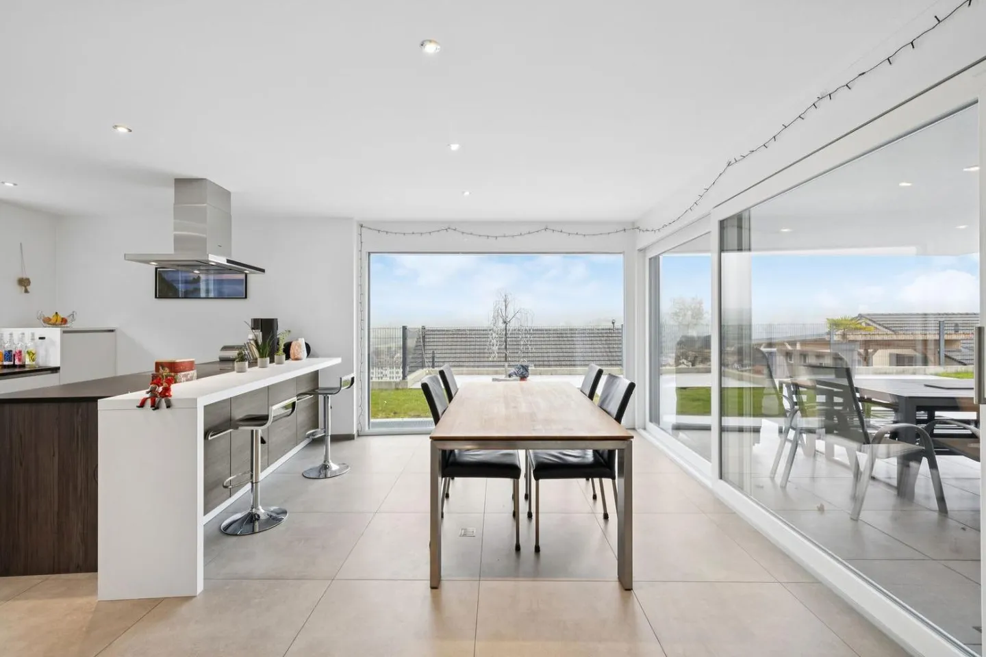 Maison contemporaine avec vue panoramique - Photo 2 sur 13