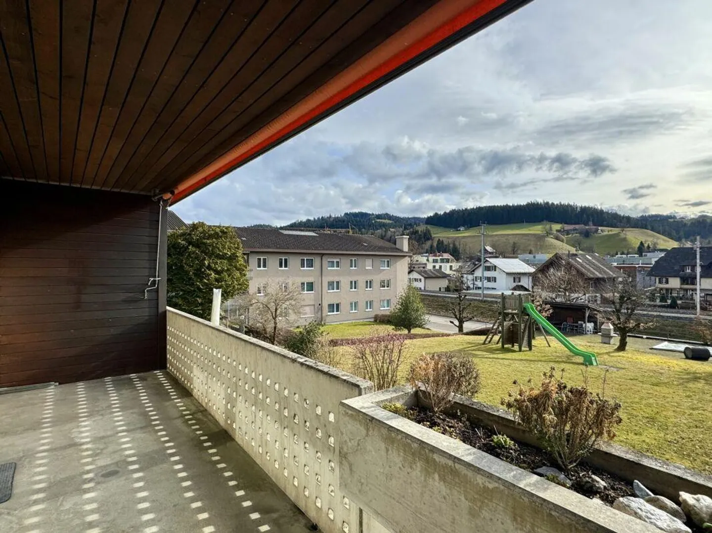 4.5-room apartment in a family-friendly neighborhood with renovation potential - Photo 10 of 10