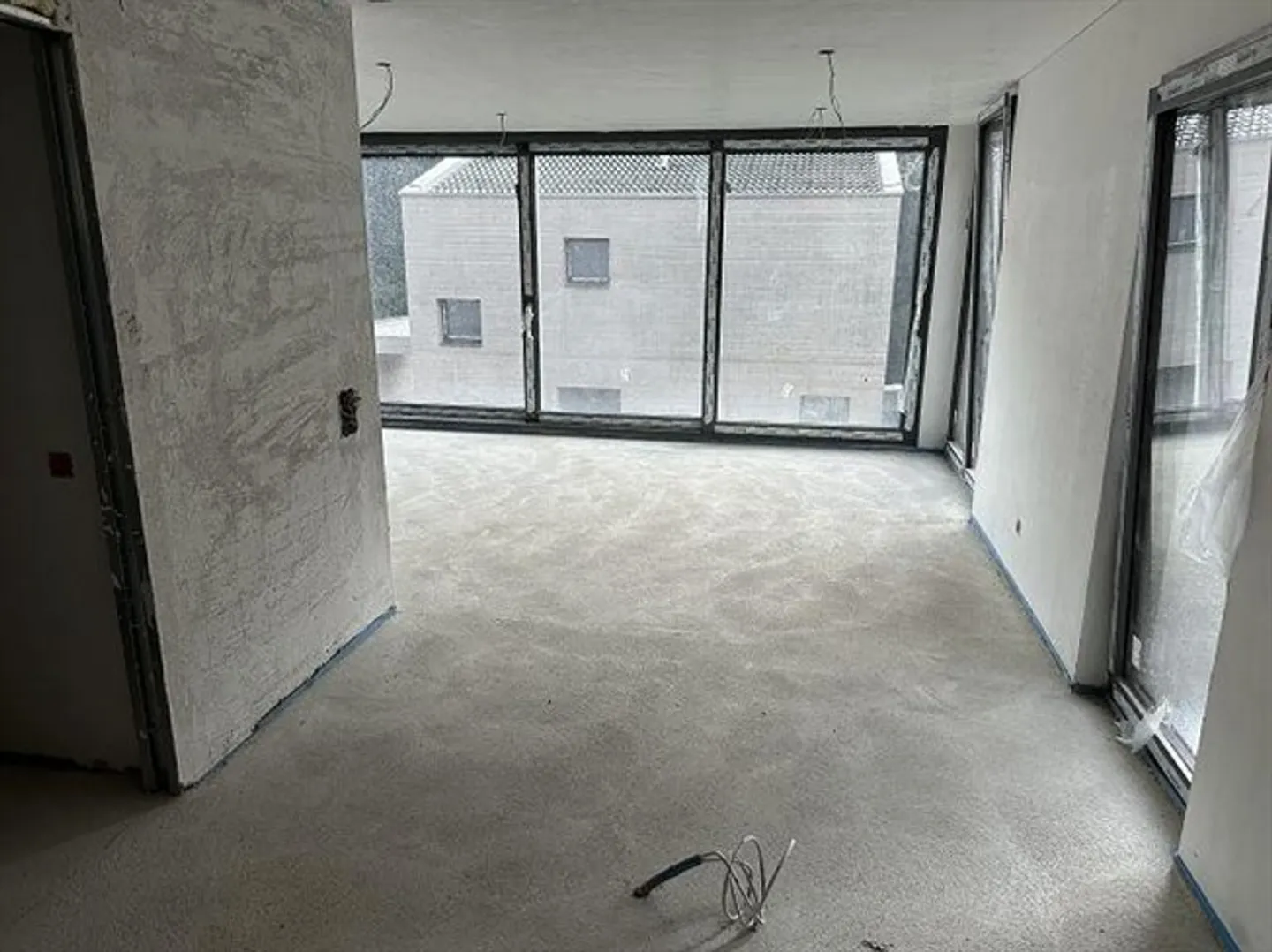 Villa neuve de 6 1/2 pièces dans un emplacement calme et ensoleillé avec une belle vue - Photo 5 sur 20