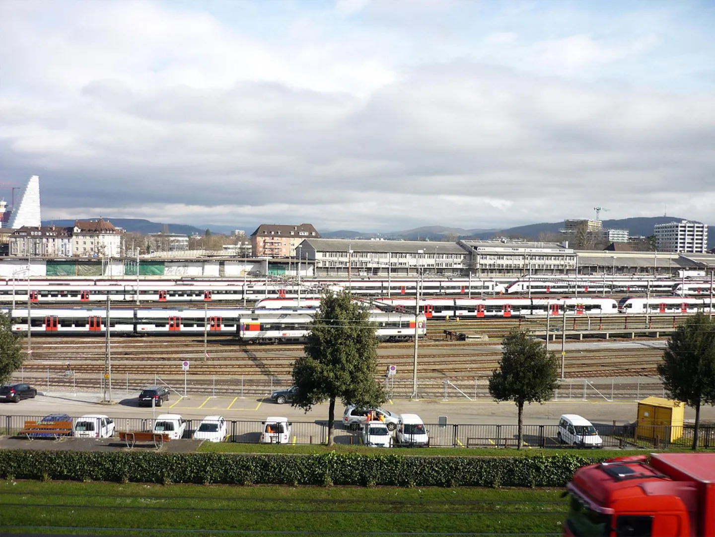 Central 2-room apartment near M-Park, tram, SBB train station - Photo 2 of 7