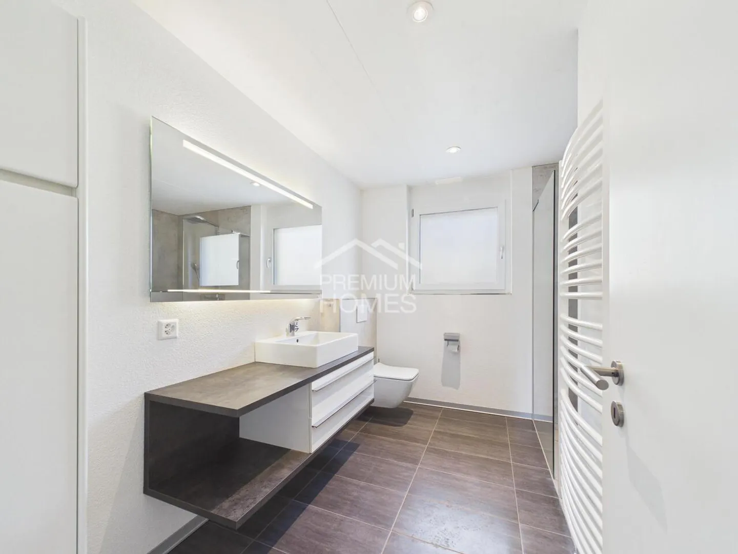 Charming Semi-Detached House - Photo 7 of 10