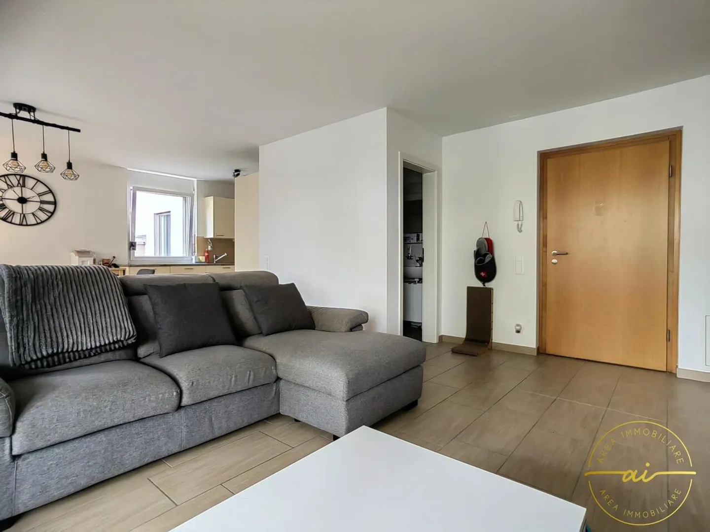 APPARTEMENT MODERNE ET SPACIEUX 3.5 PIÈCES - Photo 3 sur 13