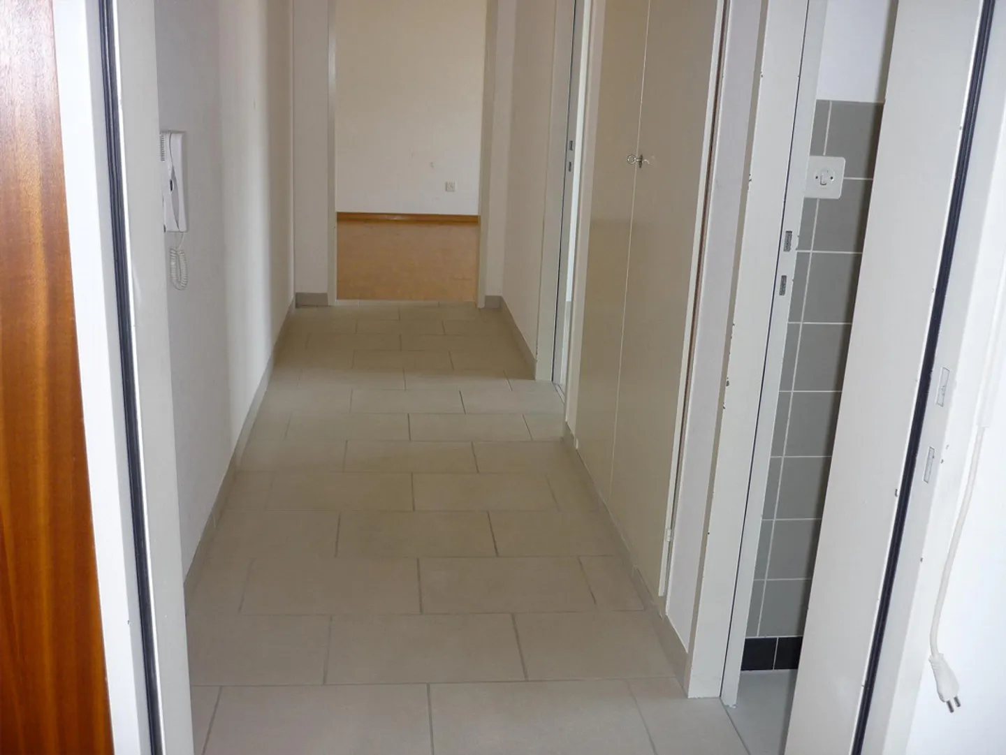 Central 2-room apartment near M-Park, tram, SBB train station - Photo 4 of 7