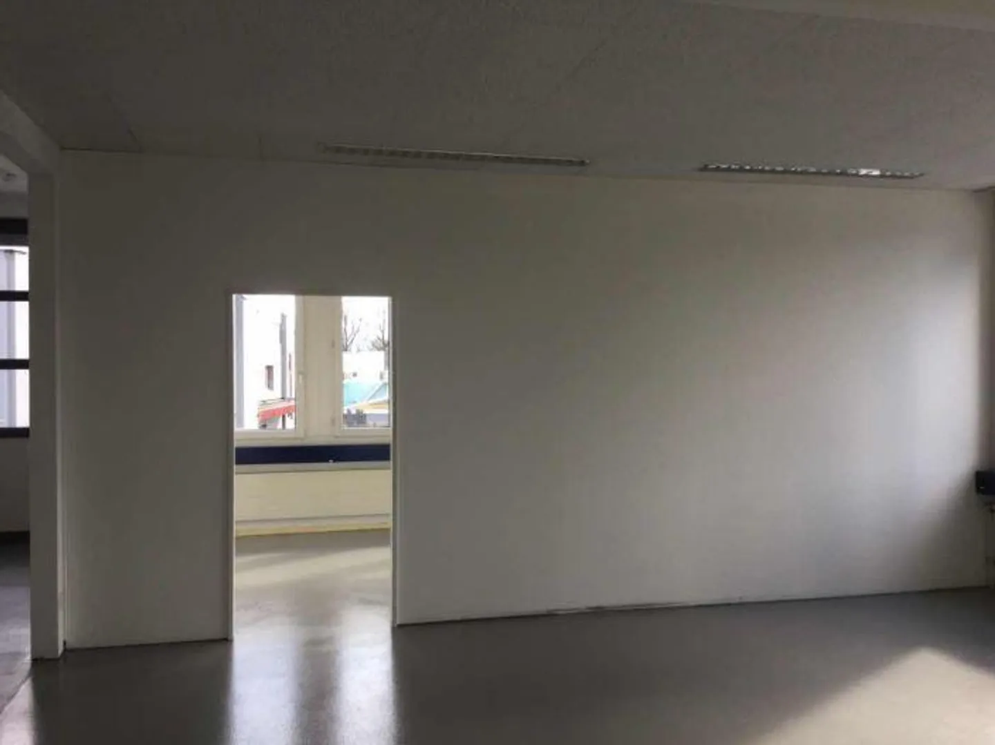 Spazio commerciale con accesso diretto, 156m2 - Foto 3 di 5