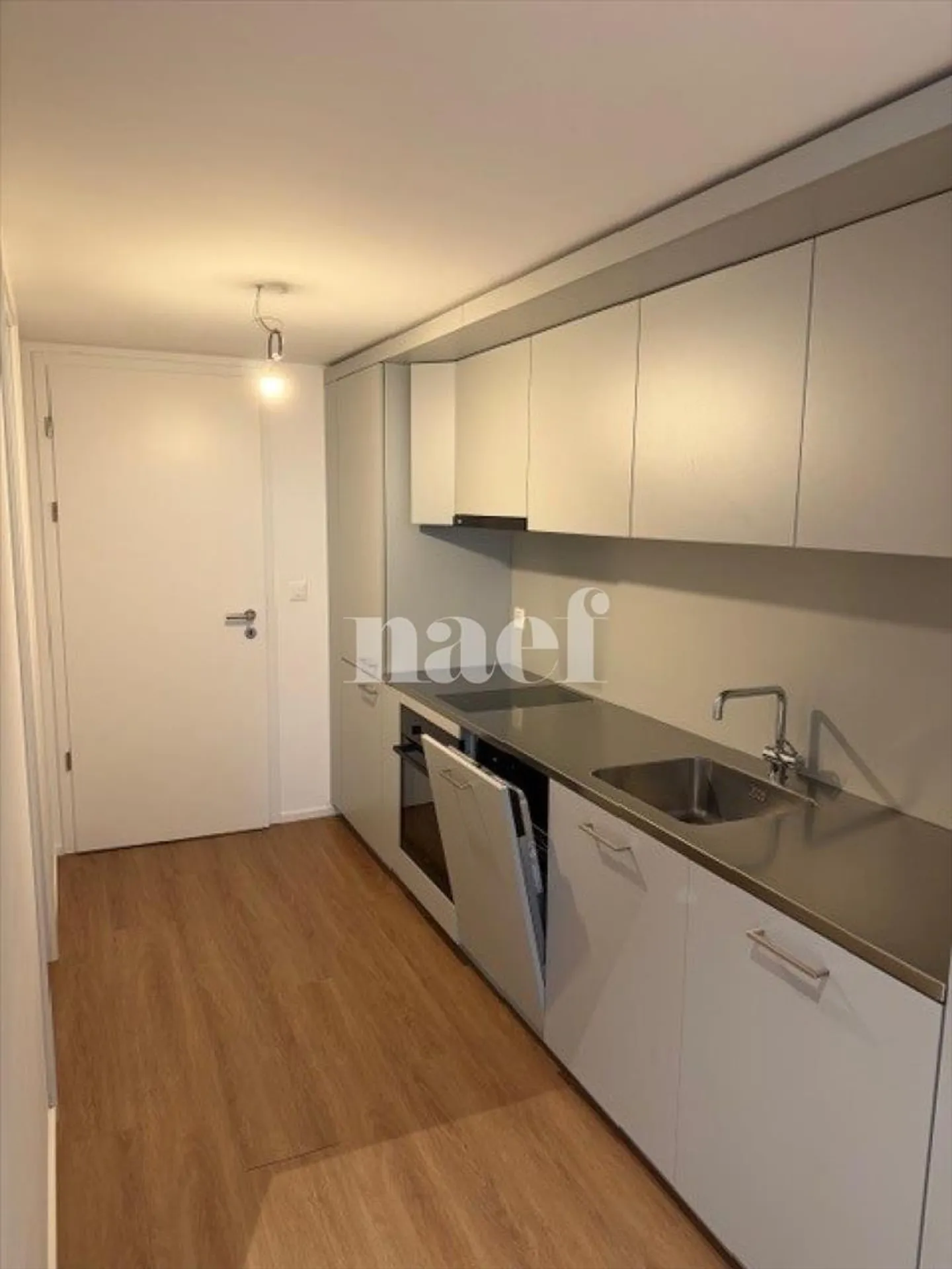 Studio 1 room - Photo 3 of 5