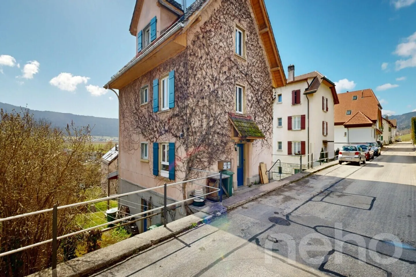 Large family house with 2 apartments: 6.5 rooms + 3 rooms - Photo 12 of 12